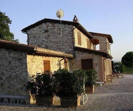 B&B Casale Roshlee Gualdo Cattaneo Εξωτερικό φωτογραφία