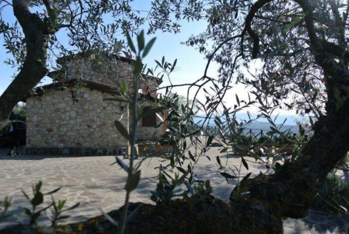 B&B Casale Roshlee Gualdo Cattaneo Εξωτερικό φωτογραφία