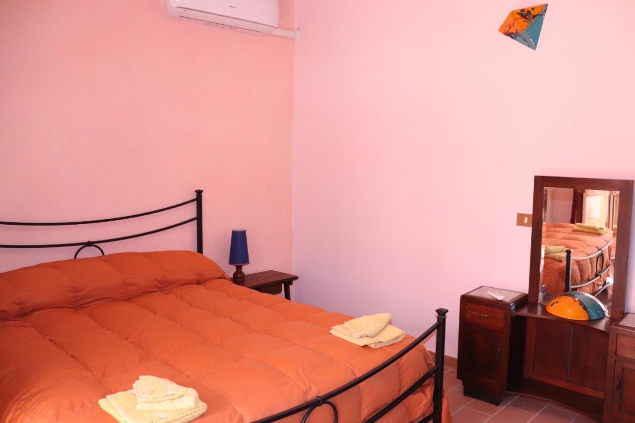 B&B Casale Roshlee Gualdo Cattaneo Εξωτερικό φωτογραφία