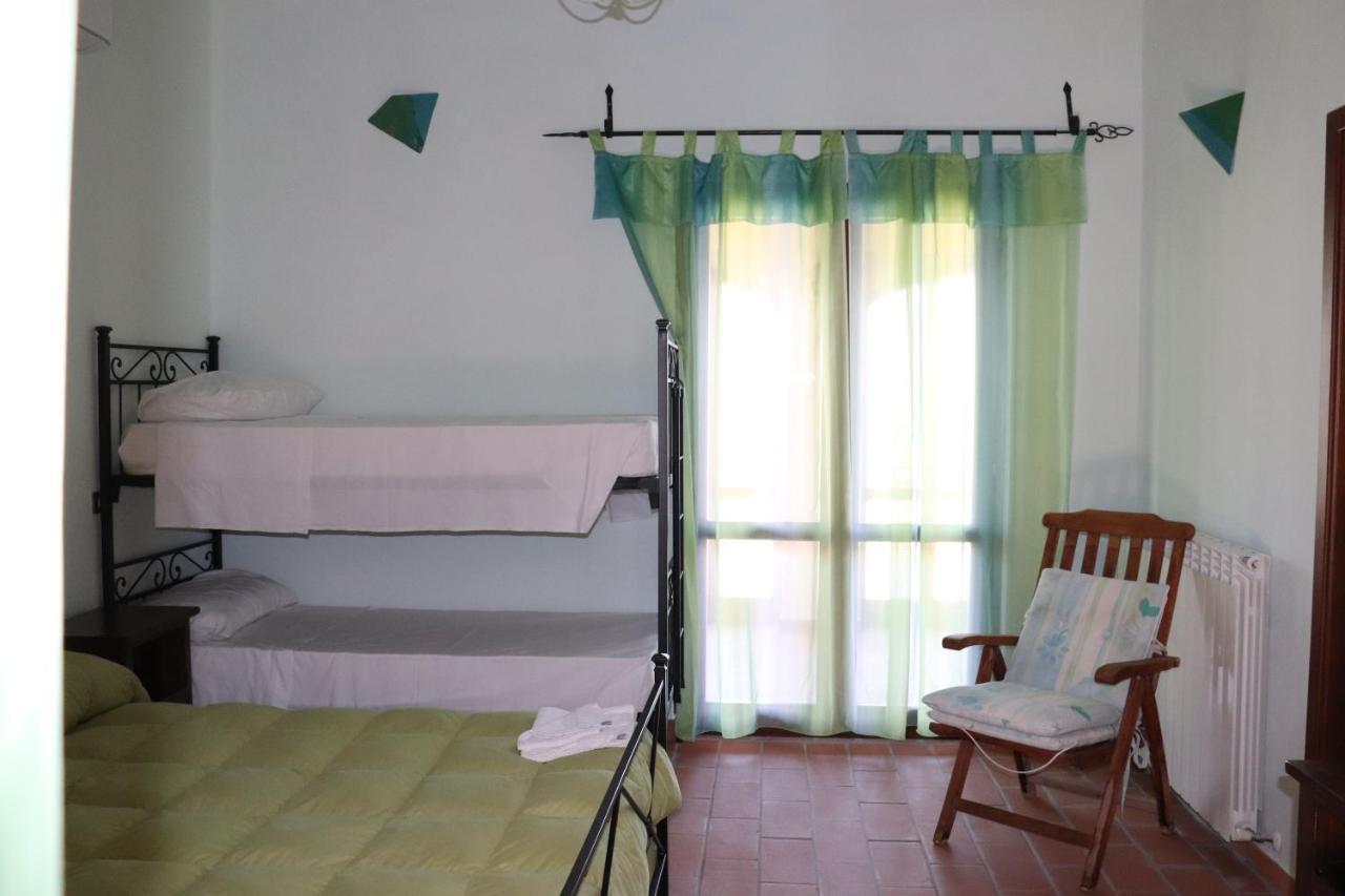 B&B Casale Roshlee Gualdo Cattaneo Εξωτερικό φωτογραφία
