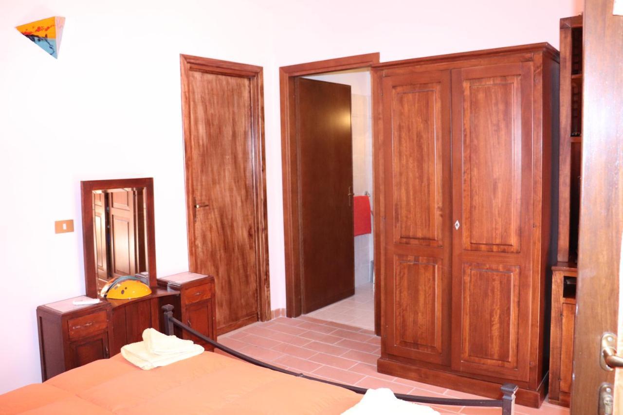 B&B Casale Roshlee Gualdo Cattaneo Εξωτερικό φωτογραφία