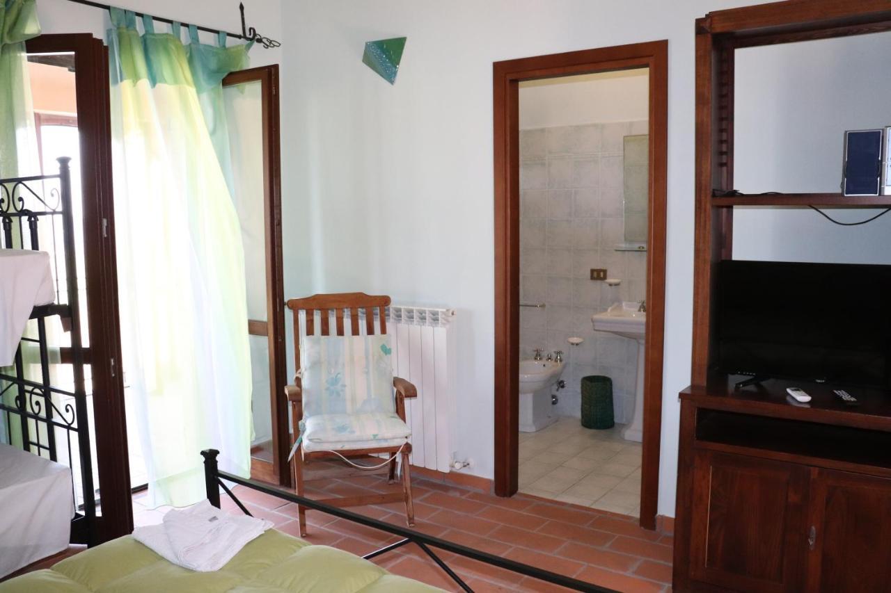 B&B Casale Roshlee Gualdo Cattaneo Εξωτερικό φωτογραφία