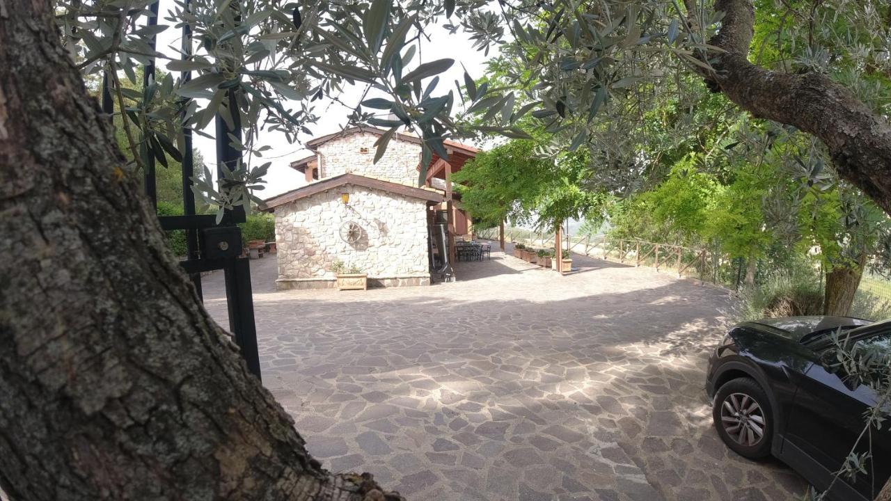 B&B Casale Roshlee Gualdo Cattaneo Εξωτερικό φωτογραφία